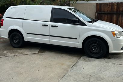 Used 2014 RAM C/V Tradesman w/ UConnect Hands-Free Group