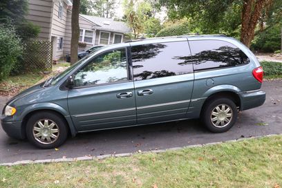 Used 2006 Chrysler Town & Country Limited