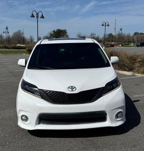 Used 2016 Toyota Sienna SE