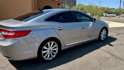 Used 2013 Hyundai Azera w/ Technology Pkg