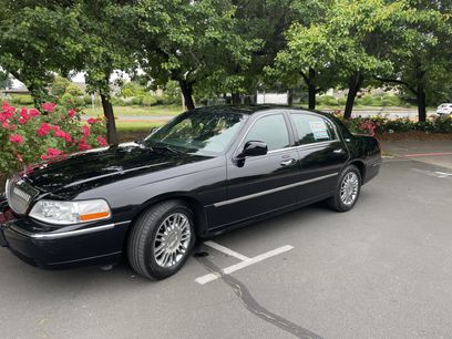 Used 2006 Lincoln Town Car Signature Limited
