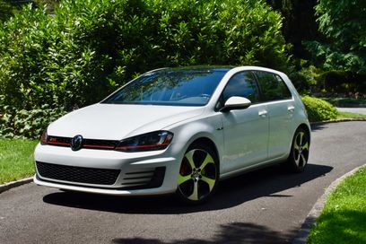 Used 2017 Volkswagen GTI SE