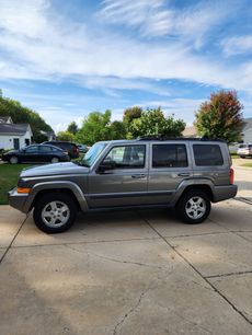Used 2007 Jeep Commander Sport