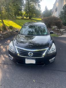 Used 2013 Nissan Altima 2.5 SL w/ Technology Pkg