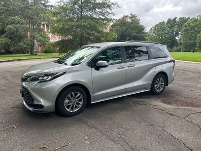 Used 2022 Toyota Sienna LE
