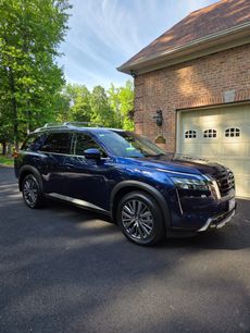 Used 2025 Nissan Pathfinder SL w/ SL Premium Package