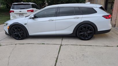 Used 2018 Buick Regal Essence w/ Driver Confidence Package #1