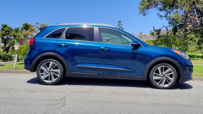 Used 2017 Kia Niro Touring w/ Advanced Technology Package
