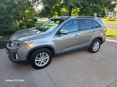 Used 2014 Kia Sorento LX w/ Touring Package (LX)