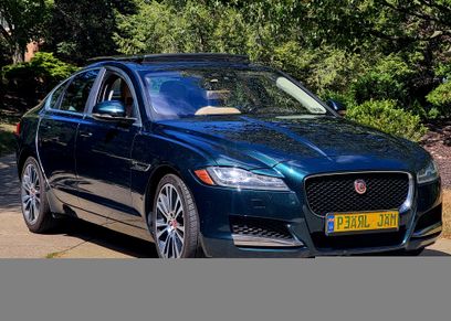 Used 2017 Jaguar XF Prestige