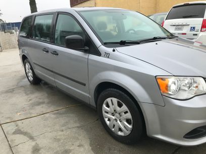 Used 2015 Dodge Grand Caravan American Value Package w/ UConnect Hands-Free Group
