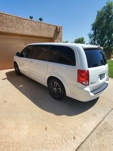 Used 2017 Dodge Grand Caravan SE