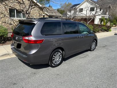 Used 2018 Toyota Sienna XLE