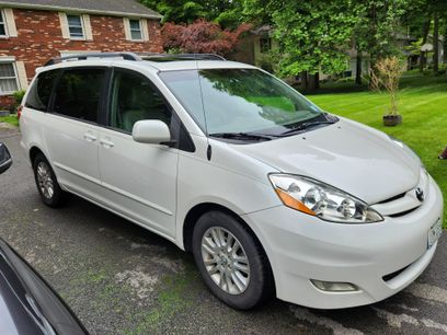 Used 2010 Toyota Sienna XLE