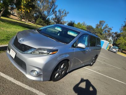 Used 2017 Toyota Sienna SE Premium
