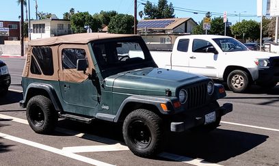 Used 2000 Jeep Wrangler SE