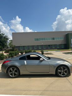 Used 2006 Nissan 350Z Coupe w/ (N93) Cargo Convenience Pkg