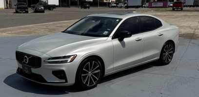 Used 2021 Volvo S60 T5 Momentum