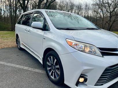 Used 2018 Toyota Sienna XLE