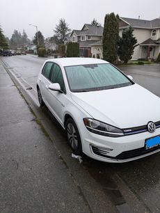 Used 2019 Volkswagen e-Golf SE w/ Driver Assistance Package