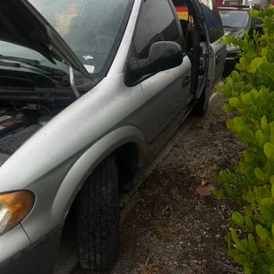 Used 2004 Dodge Caravan SE w/ Popular Equipment Group