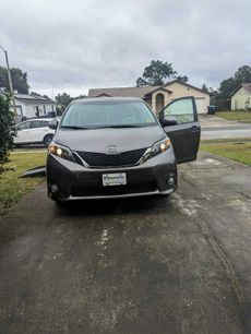Used 2011 Toyota Sienna SE