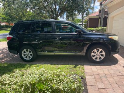 Used 2011 Toyota Highlander SE