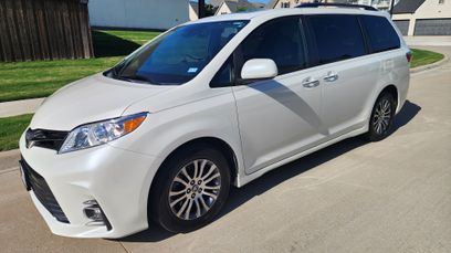 Used 2020 Toyota Sienna XLE