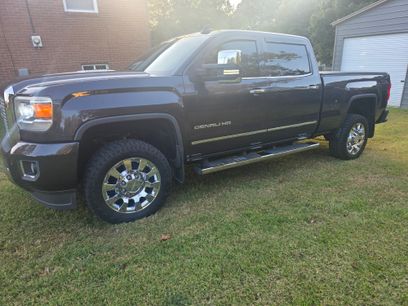 Used 2015 GMC Sierra 2500 Denali w/ Duramax Plus Package