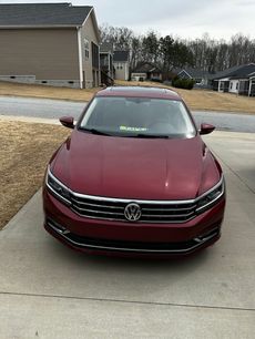 Used 2018 Volkswagen Passat 2.0T SE
