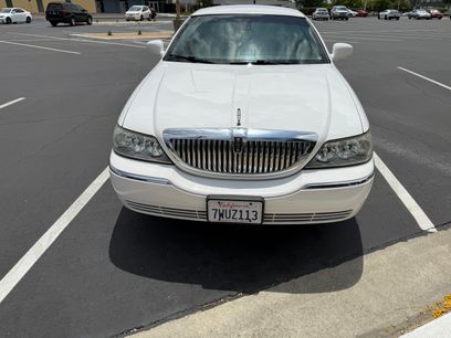 Used 2003 Lincoln Town Car Signature