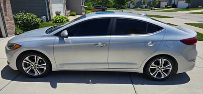 Used 2017 Hyundai Elantra Limited w/ Limited Tech Package 08