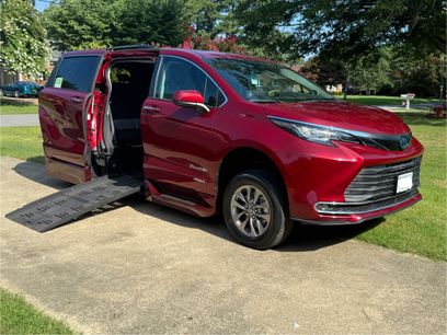 Used 2021 Toyota Sienna XLE