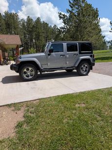 Used 2018 Jeep Wrangler Unlimited Sahara w/ Connectivity Group