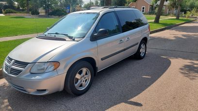 Used 2005 Dodge Caravan SXT w/ Popular Equipment Group