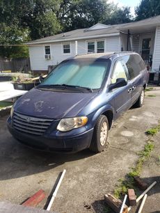 Used 2005 Chrysler Town & Country LX w/ Popular Equipment Group II