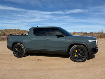 Used 2025 Rivian R1T Premium