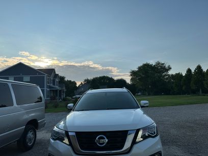 Used 2018 Nissan Pathfinder Platinum