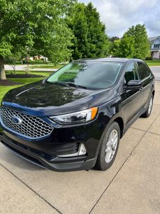 Used 2024 Ford Edge SEL w/ Convenience Package