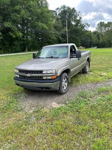 Used 2000 Chevrolet Silverado 1500 LS w/ Firm Ride Suspension Pkg
