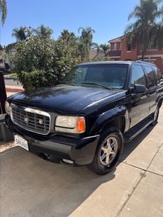 Used 2000 Cadillac Escalade 4WD