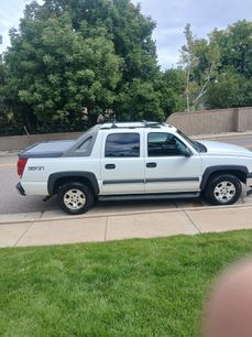 Used 2004 Chevrolet Avalanche Z71 w/ Sun And Sound Package