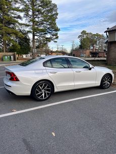 Used 2020 Volvo S60 T5 Momentum