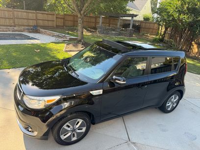 Used 2017 Kia Soul EV + w/ Sun & Fun Package