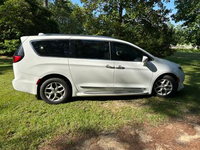 Used 2018 Chrysler Pacifica Touring-L Plus w/ Tire & Wheel Group