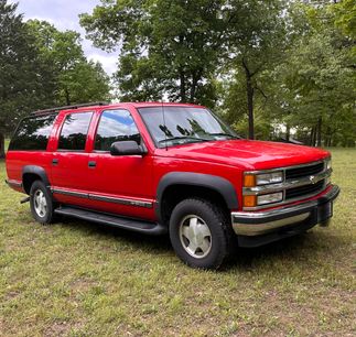 Used 1999 Chevrolet Suburban 4WD w/ Preferred Equipment Group 2