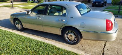 Used 2006 Lincoln Town Car Signature Limited