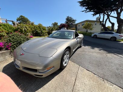 Used 1998 Chevrolet Corvette Coupe w/ Roof Pkg