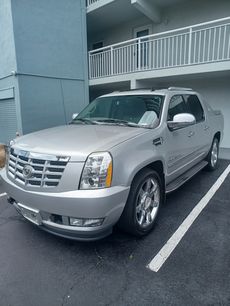 Used 2011 Cadillac Escalade EXT Luxury