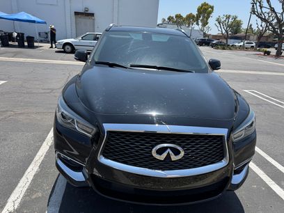 Used 2017 INFINITI QX60 FWD w/ Premium Plus Package